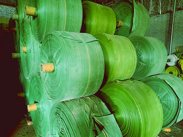 园林绿化防寒布定制 不同规格花型印花植物防冻布厂家